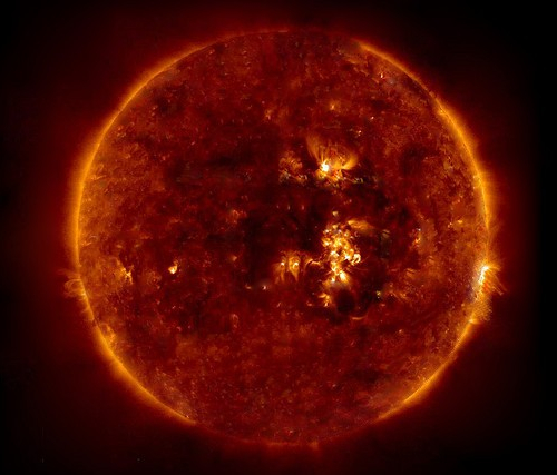 Свидетельство разогрева частиц нановспышками в короне Солнца
