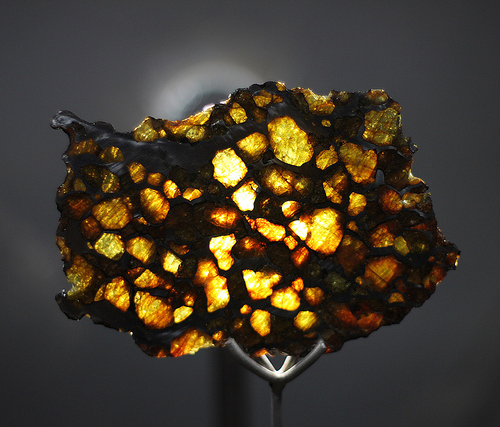 Метеориты — небесные гости: желанные или незваные?
