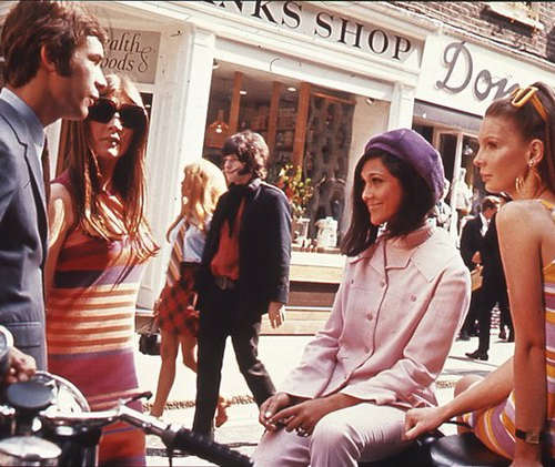 «Swinging London» fashions on Carnaby Street, 1966