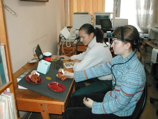 Лонгриды: Метод записи движений глаз в психолингвистике