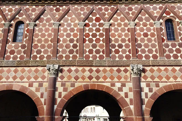 Фасад Лоршского монастыря