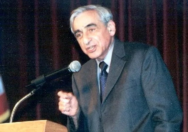 Майкл Уолцер