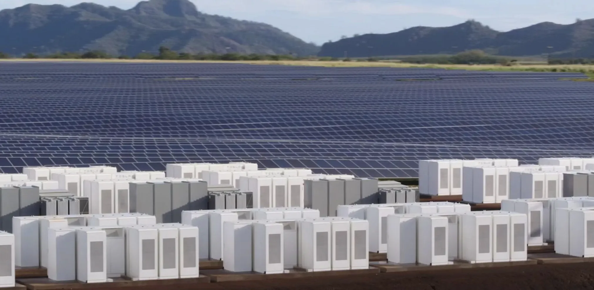 Накопитель Tesla в Австралии // ourelectricfuture.com