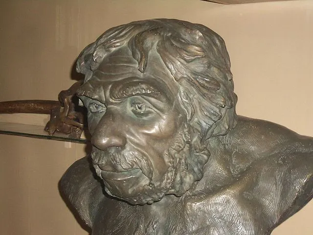 Человек из Ла-Шапель-о-Сен, реконструкция М. М. Герасимова. Биологический музей имени К. А. Тимирязева // wikipedia.org