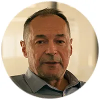 Искандер Ахатов