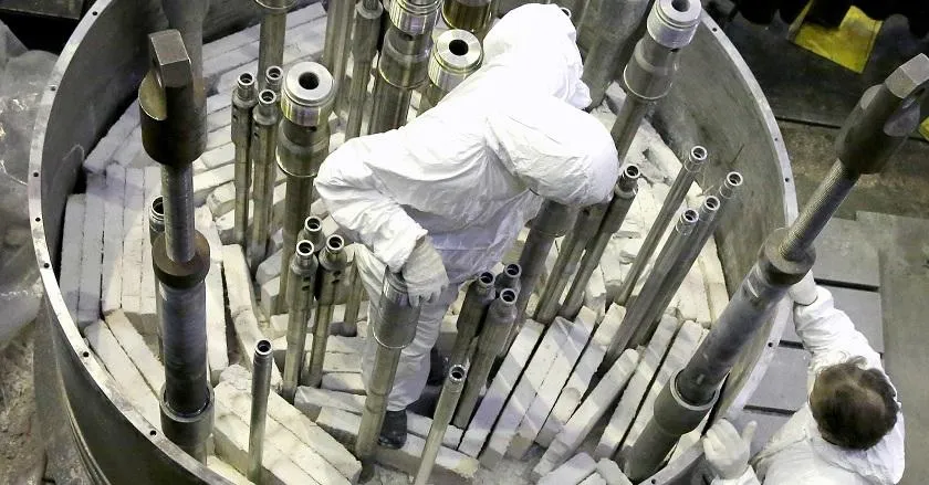 Сборка крышки реакторной установки РИТМ-200