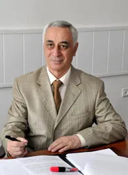 Махти Улаков