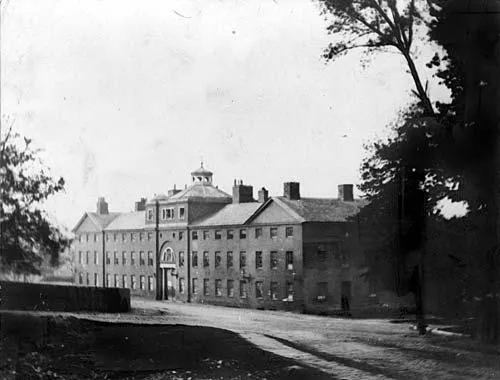 Мануфактура в Сохо была первой фабрикой с массовым производством на сборочных линиях. // Автор неизвестен