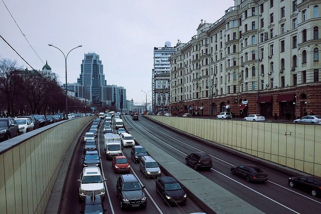 Автомобильная пробка на Садовом кольце в Москве, 2016