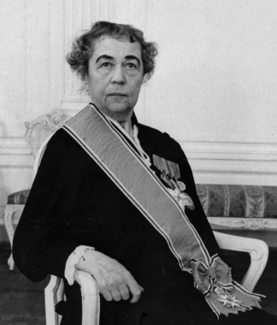 Александра Коллонтай после награждения орденом Святого Олафа в посольстве Норвегии, 1946 год / commons.wikimedia.org / Sovfoto