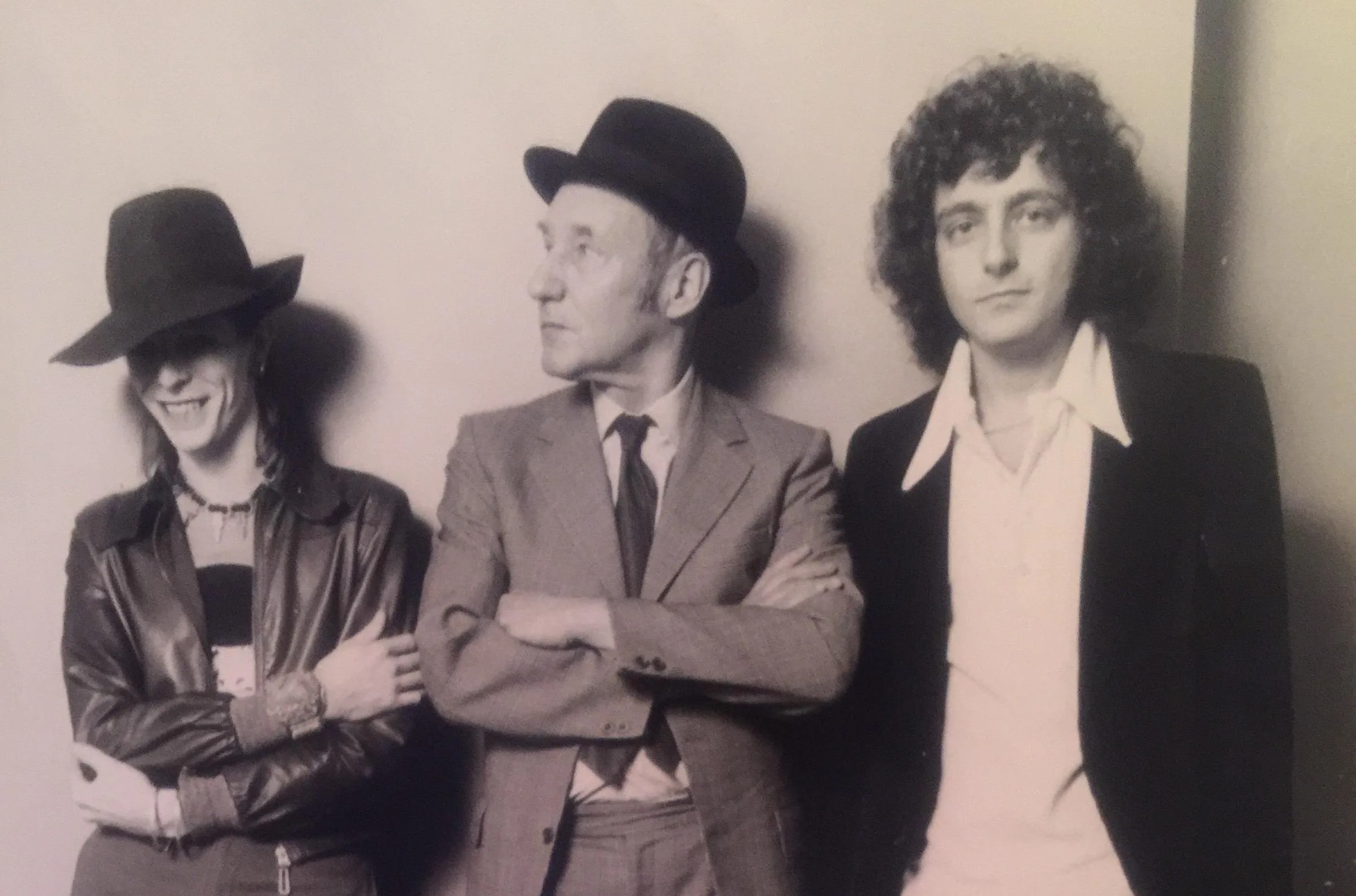 A. Крейг Копетас с Дэвидом Боуи и Уильямом С. Берроузом для интервью журналу Rolling Stone / Terry O'Neil