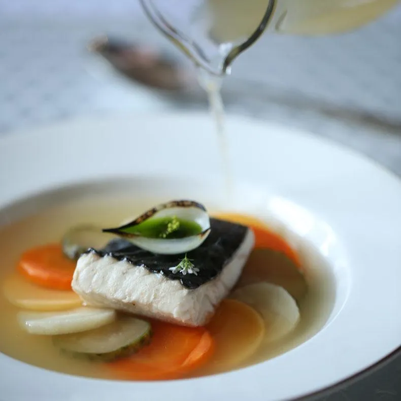 Стерлядь разварная изъ книги «Русская поварня — 200 лѣтъ спустя». Фото