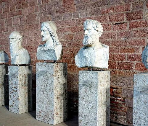 Главы | Экскурс: память и история